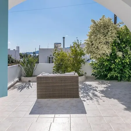 Stefania's Cycladic Ii 阿达玛斯