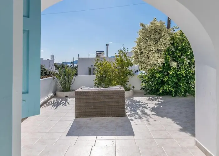 Stefania's Cycladic Ii 阿达玛斯