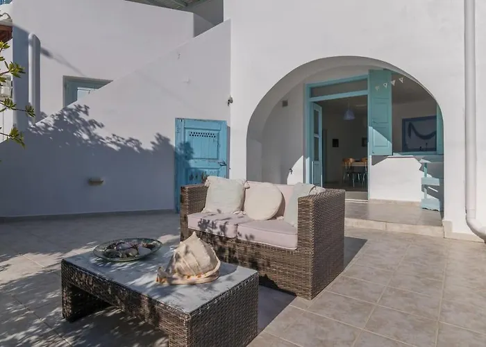 Stefania's Cycladic Ii * Adamantas